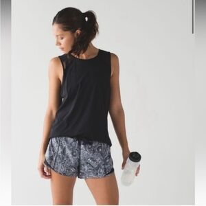 Lululemon Hotty Hot 4” Lined Shorts Mini Antique Paisley 6